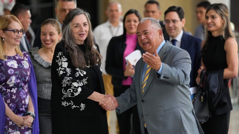 Le PSUV présentera un procès-verbal au TSJ.  Le Centre Carter démystifie les élections.