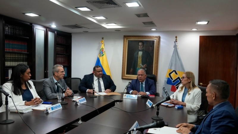 Le recteur du Conseil électoral du Venezuela dénonce le « manque de transparence et de véracité » des résultats électoraux