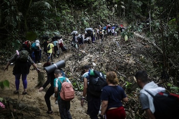 Archive - Migrants Cross