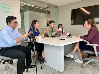 Julia Yansura de fait pendant