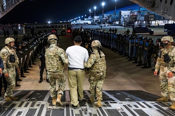 Photo de dossier: personnel militaire