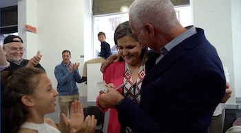 Gulnor Saratbekova avec le ministre