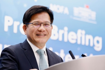 Le ministre des Affaires étrangères Lin maintiendra un