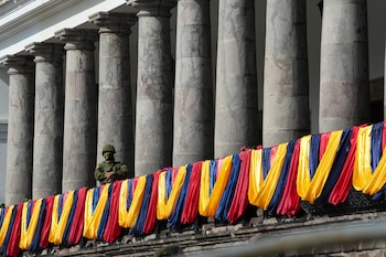 Un soldat garde dans