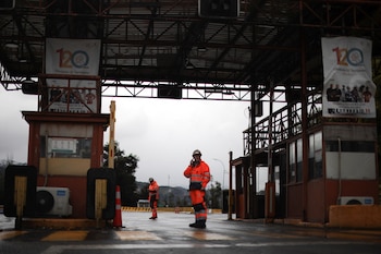 Le personnel de sécurité de