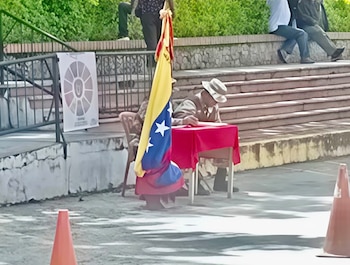 Dans les carrés et les casernes