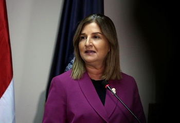 Emilia Navas a demandé avant le