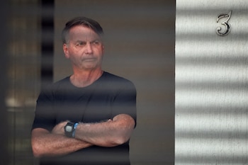 Jair Bolsonaro se conforme à la prison à domicile