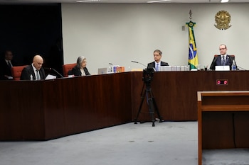 La première pièce du