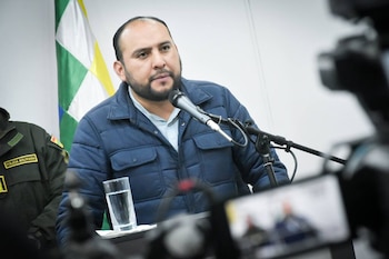 Le ministre du gouvernement (sécurité)