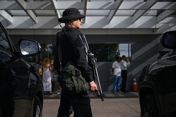 Un policier fait
