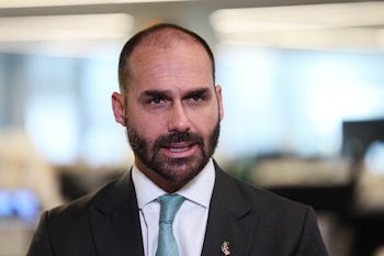 Eduardo Bolsonaro serait proche de