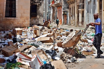 À l'accumulation de déchets,