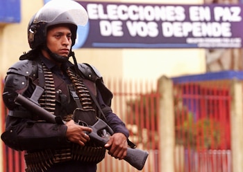 02-11-2001 Une militaire au Nicaragua