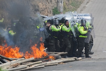 La police efface un blocus