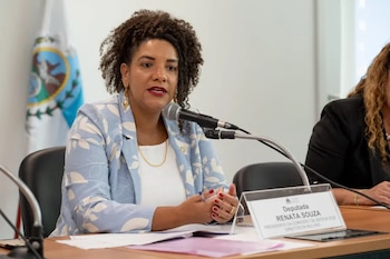 La législateur Renata Souza a averti