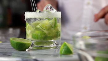 La caipirinha, boisson emblématique de
