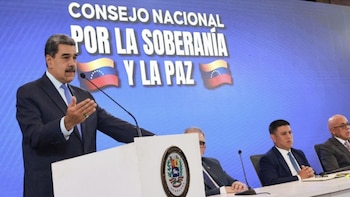 Nicolas Maduro en réunion avec