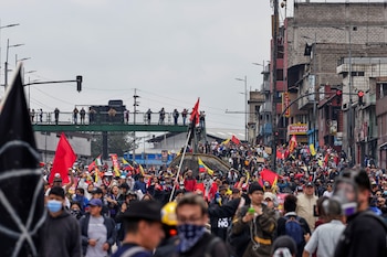 Les manifestants protestent contre l'augmentation