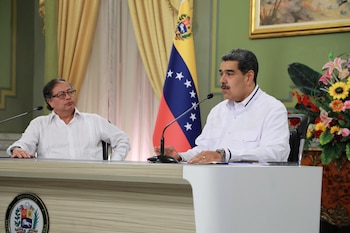 Petro et Maduro créditent Alexa Rochi-Présidence.