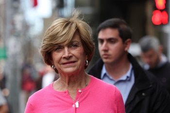 Evelyn Matthei (Chili Vamos) apparaît