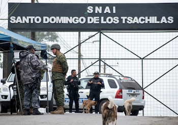 Des hommes armés sont entrés dans la nuit