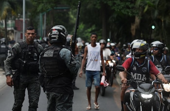 La police a déployé des procédures pour