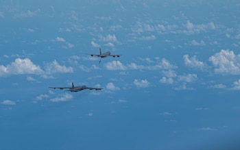 Formation aérienne d'un B-52H