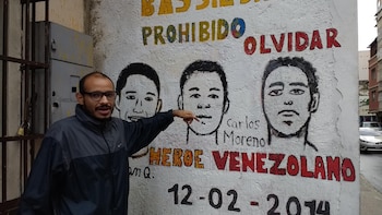 Carlos Julio Rojas devant le