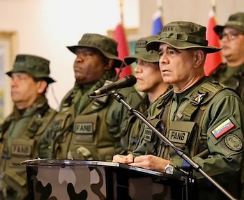 Les forces armées restent silencieuses