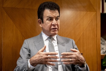 Salvador Nasralla, ingénieur et chauffeur