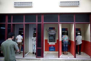 Cuba étend le « corralito » à