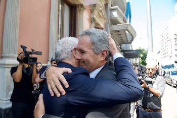 Les ministres des Affaires étrangères Pablo Quirno et
