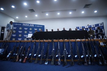 Les autorités brésiliennes ont exposé des armes