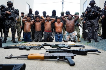 On montre aux détenus