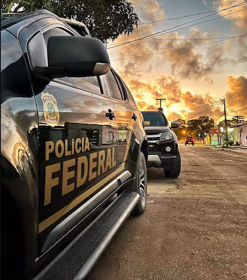 Au moins 2 200 œuvres de