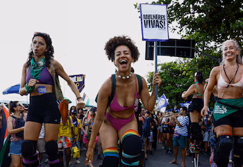 "femmes vivantes" était la devise