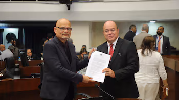 Le député indépendant Ernesto Cedeño,