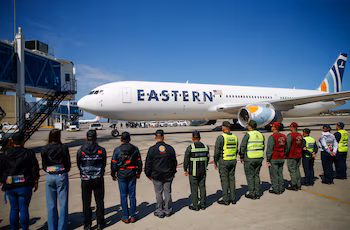 Un avion avec des migrants vénézuéliens