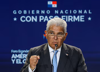 Le président panaméen José Raúl