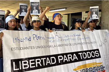 Les proches des prisonniers politiques