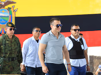 San Cristóbal (Galápagos), 12