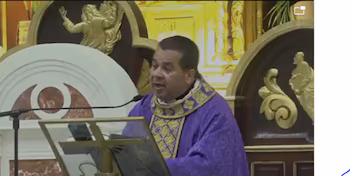 Le prêtre José Héctor González,