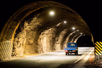 Les autorités ont illuminé les tunnels