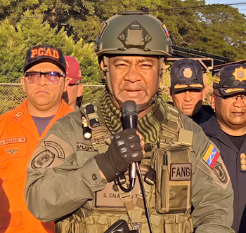 GD Daniel Alfonso GalarragaTorres, commandant