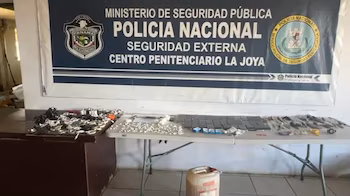 Une antenne Starlink a été saisie lors d'une perquisition dans le pavillon 8 de La Joya. Tiré du PN