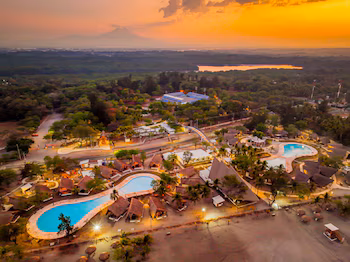 La deuxième phase de rénovation du parc récréatif de la Costa del Sol comprend de nouveaux chalets, des zones sportives et une connexion directe avec l'estuaire de Jaltepeque. (Photo avec l'aimable autorisation de l'ISTU)