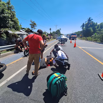Une cycliste identifiée comme Loida Abigail Gonzales décède après avoir été heurtée par un motocycliste sur le Claudia Lars Periférico. (Photo de courtoisie)