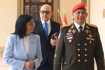 En tant que vice-président, Delcy Rodríguez était responsable du SEBIN tandis que le directeur était le général Gustavo González López, aujourd'hui ministre de la Défense.