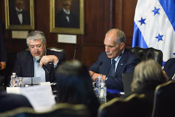 Depuis la Maison Présidentielle, le président réitère son appel à l'unité nationale pour faire face aux défis économiques du pays. (Photo : Maison présidentielle du Honduras)